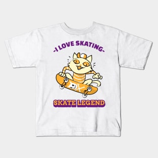 The cat loves skating Kids T-Shirt